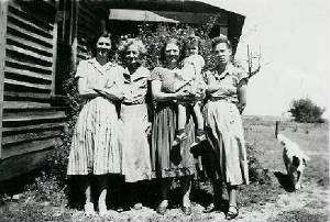 aa-mama-granny-group.jpg